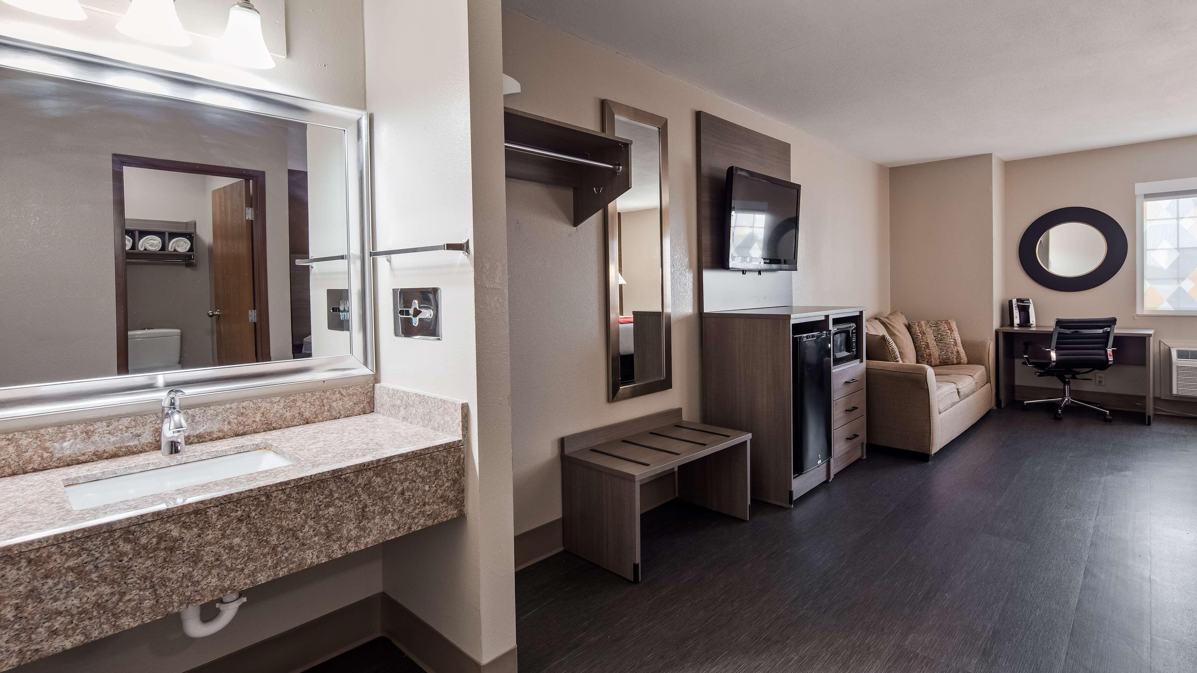 Surestay Plus Hotel By Best Western Kearney Exterior photo
