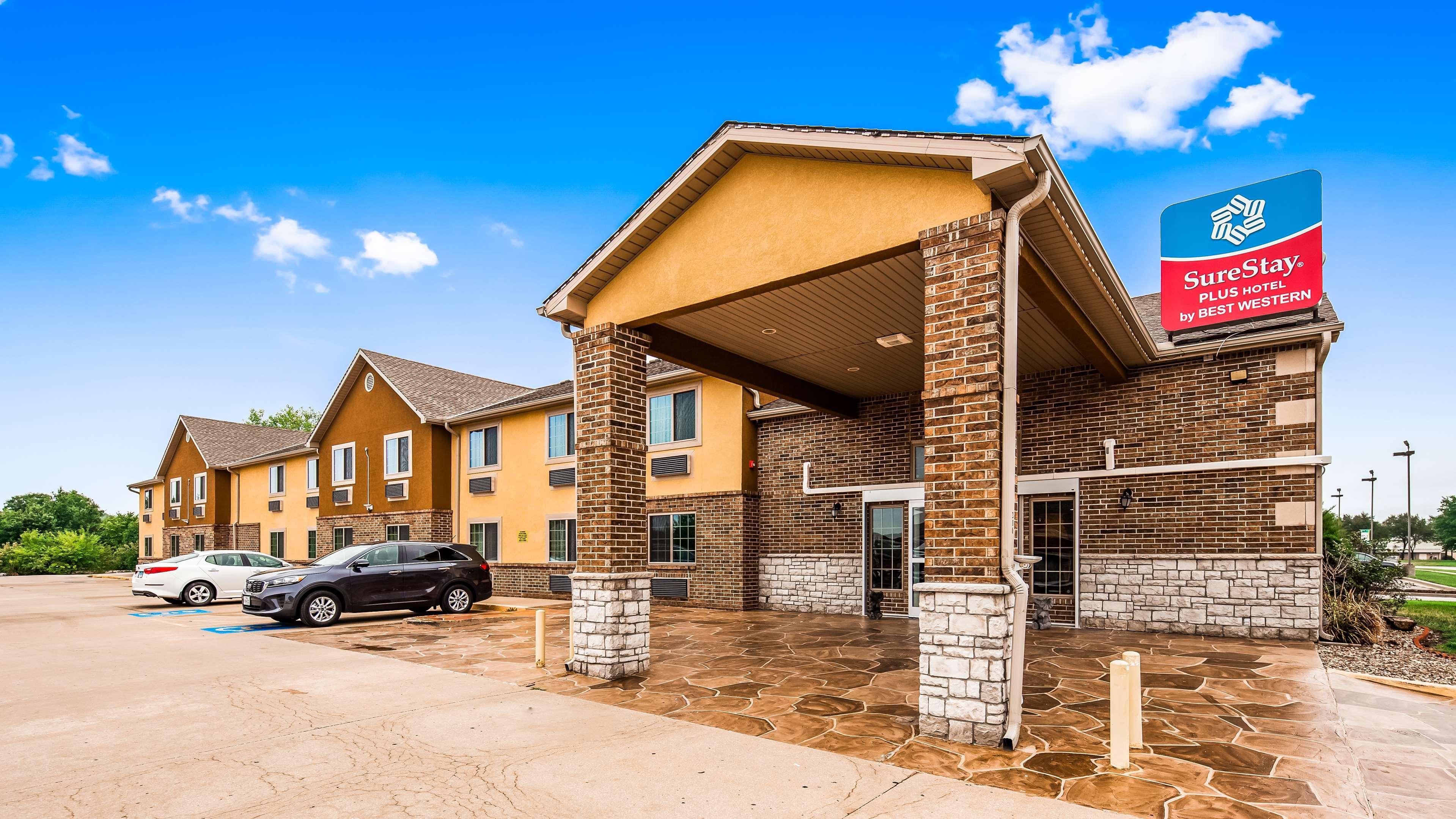 Surestay Plus Hotel By Best Western Kearney Exterior photo