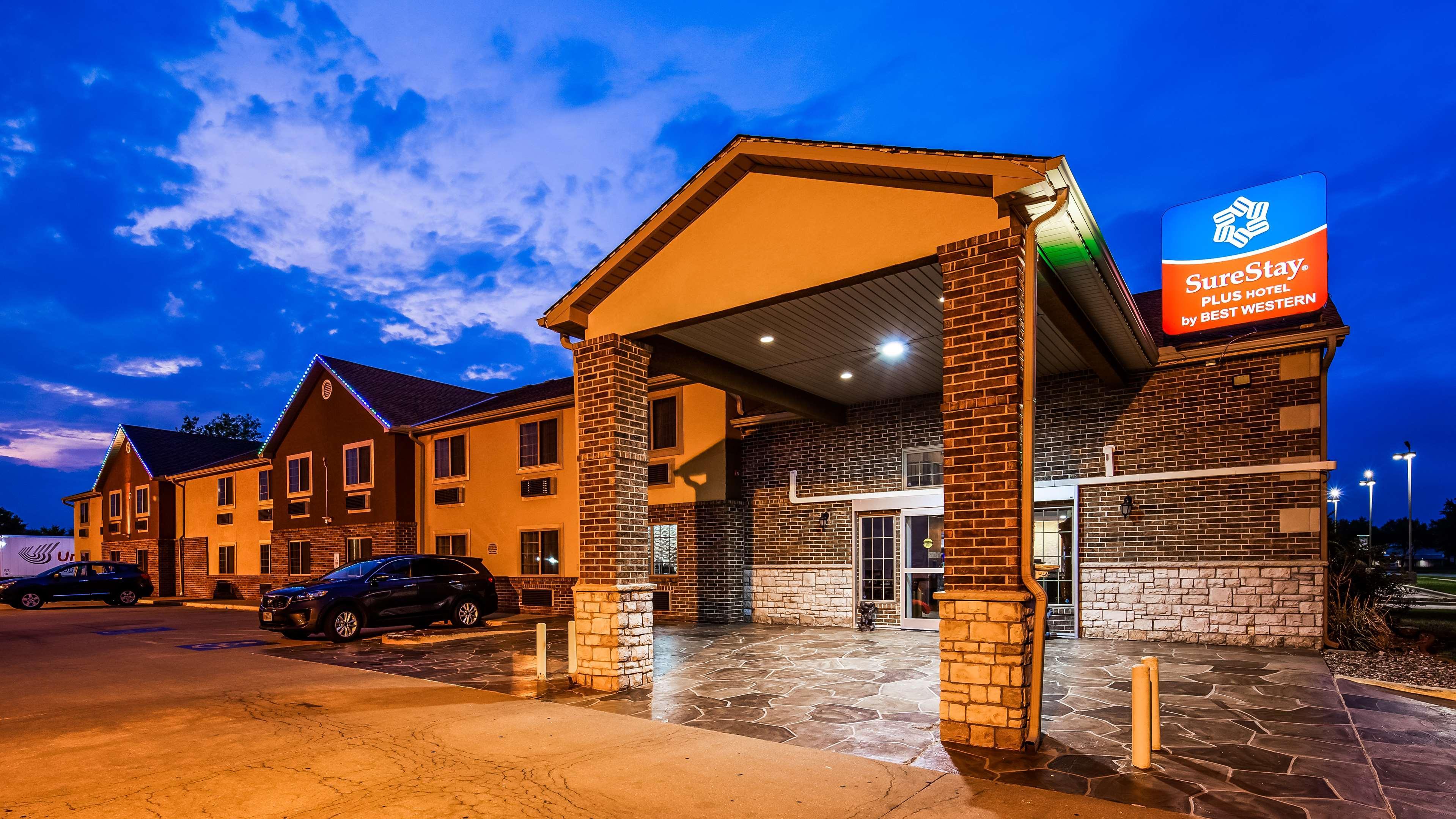 Surestay Plus Hotel By Best Western Kearney Exterior photo