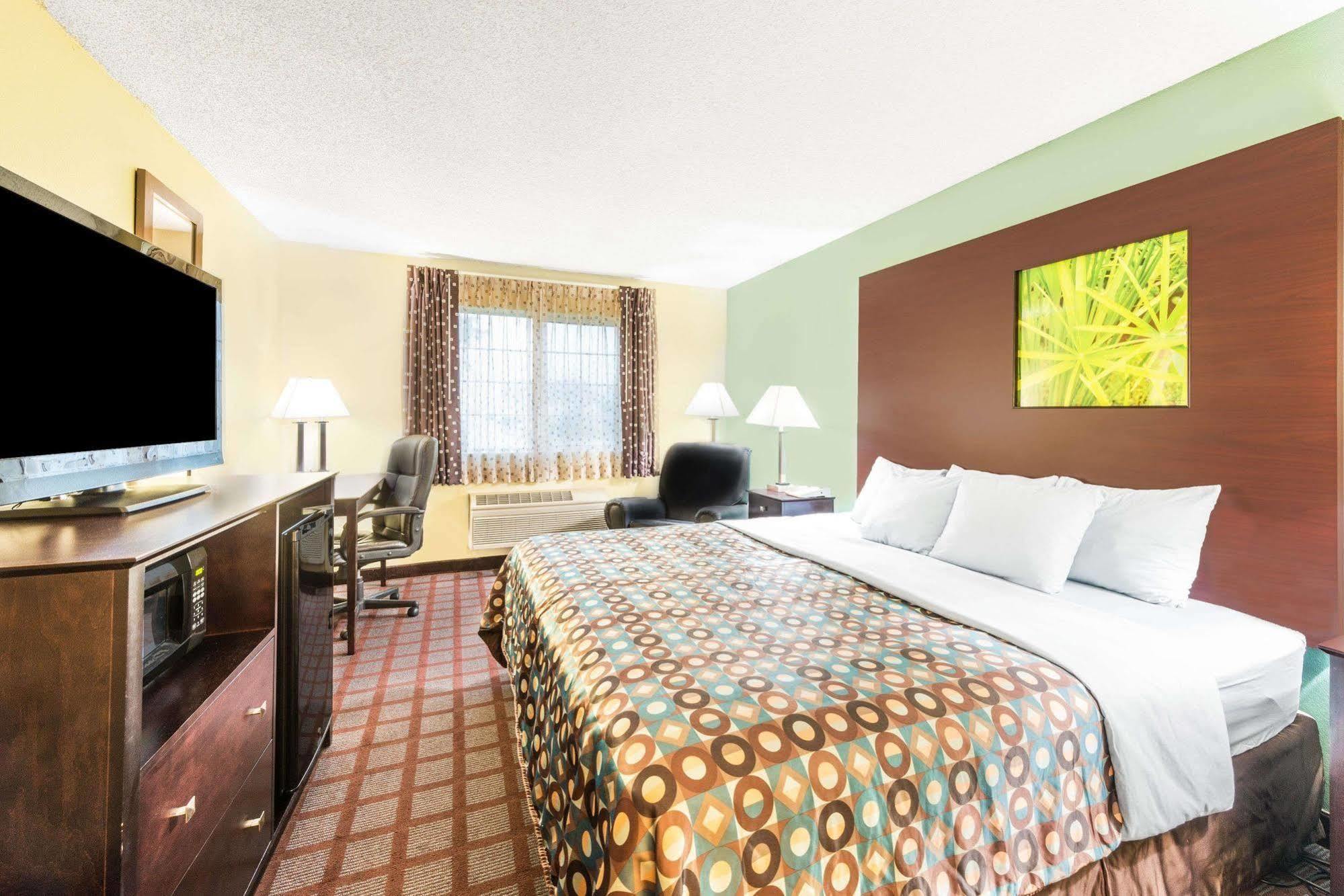 Surestay Plus Hotel By Best Western Kearney Exterior photo